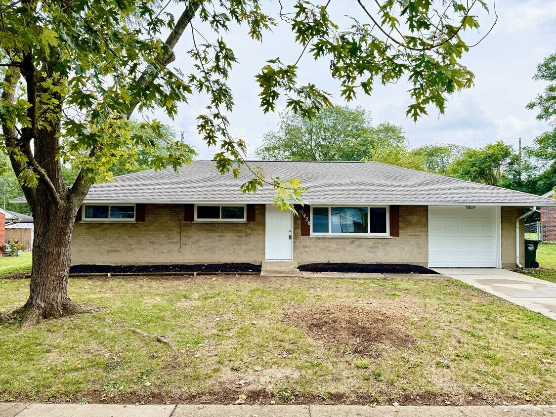 Primary Photo - 4426 Lesher Dr