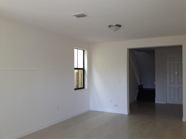 Foto del edificio - 10350 NW 70th Ter
