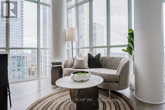 Building Photo - 32 Davenport Rd