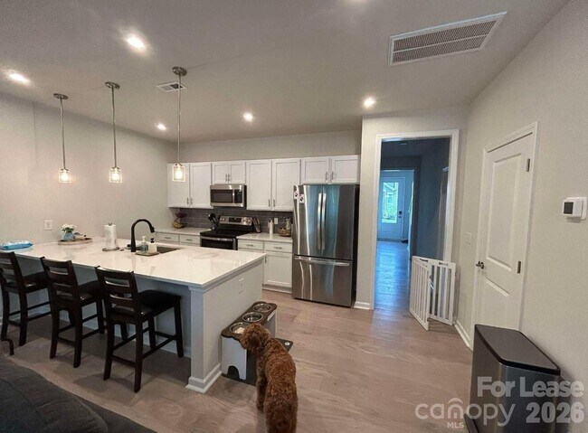 Foto del edificio - 6021 Caprera Wy