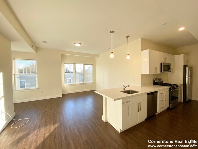Building Photo - 120 Amory St