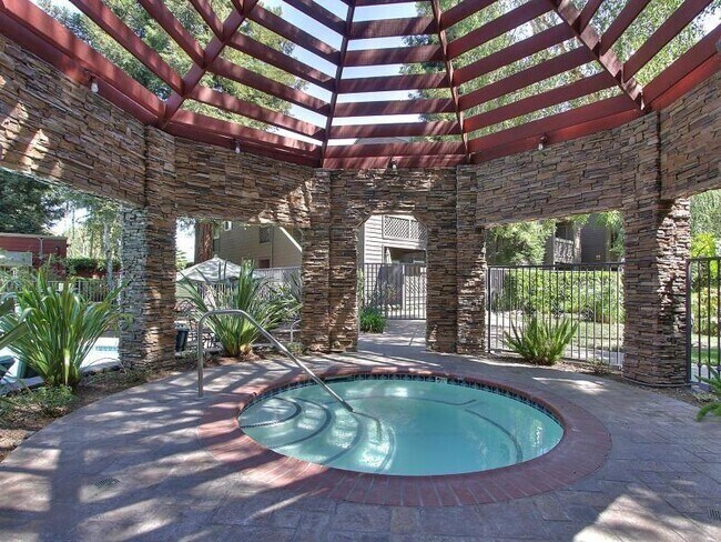 Building Photo - 750 Teatree Ct