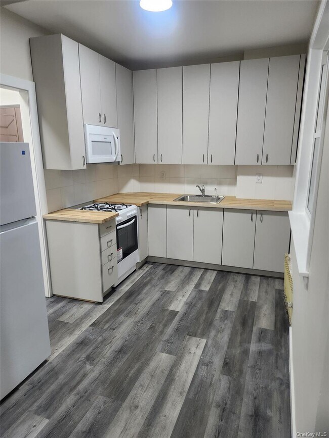 Foto del edificio - 2126 Flatbush Ave