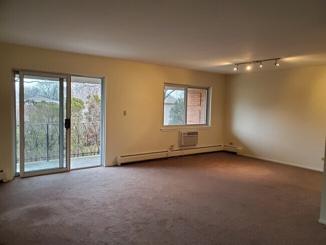 Building Photo - 2403 S Goebbert Rd