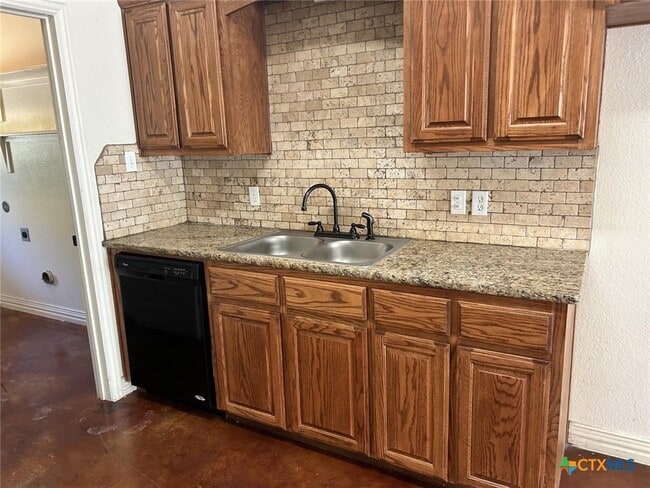 Building Photo - 2306 B Valley Forge Ave