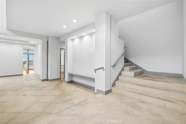 Building Photo - 5 Torrey Pine Dr