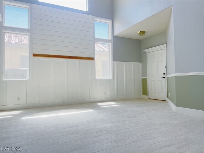 Foto del edificio - 4572 Yellow Harbor St