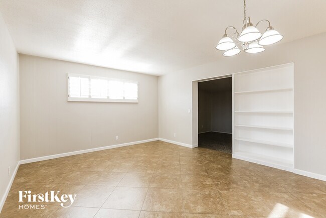 Building Photo - 3102 W Charter Oak Rd