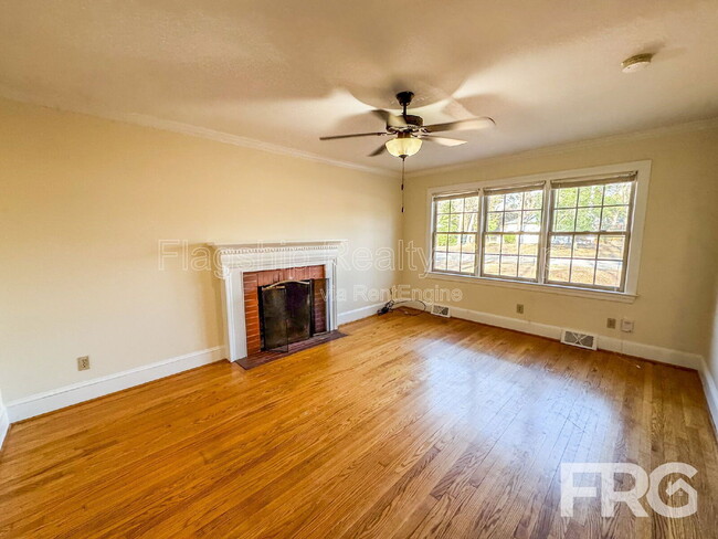 Building Photo - 2501 Jefferson Dr