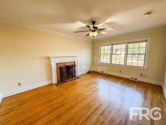 Foto del edificio - 2501 Jefferson Dr