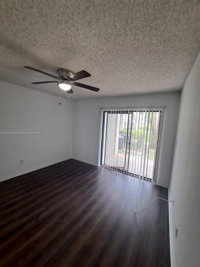 Foto del edificio - 540 S Park Rd