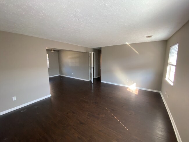 Building Photo - 132 S Ft Thomas Ave