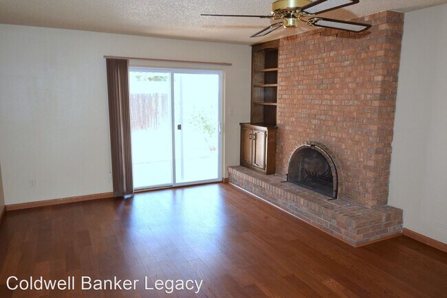 Building Photo - 3 br, 2 bath House - 6415 Avenida La Costa NE