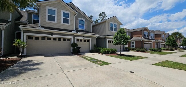 Building Photo - 221 Richmond Dr
