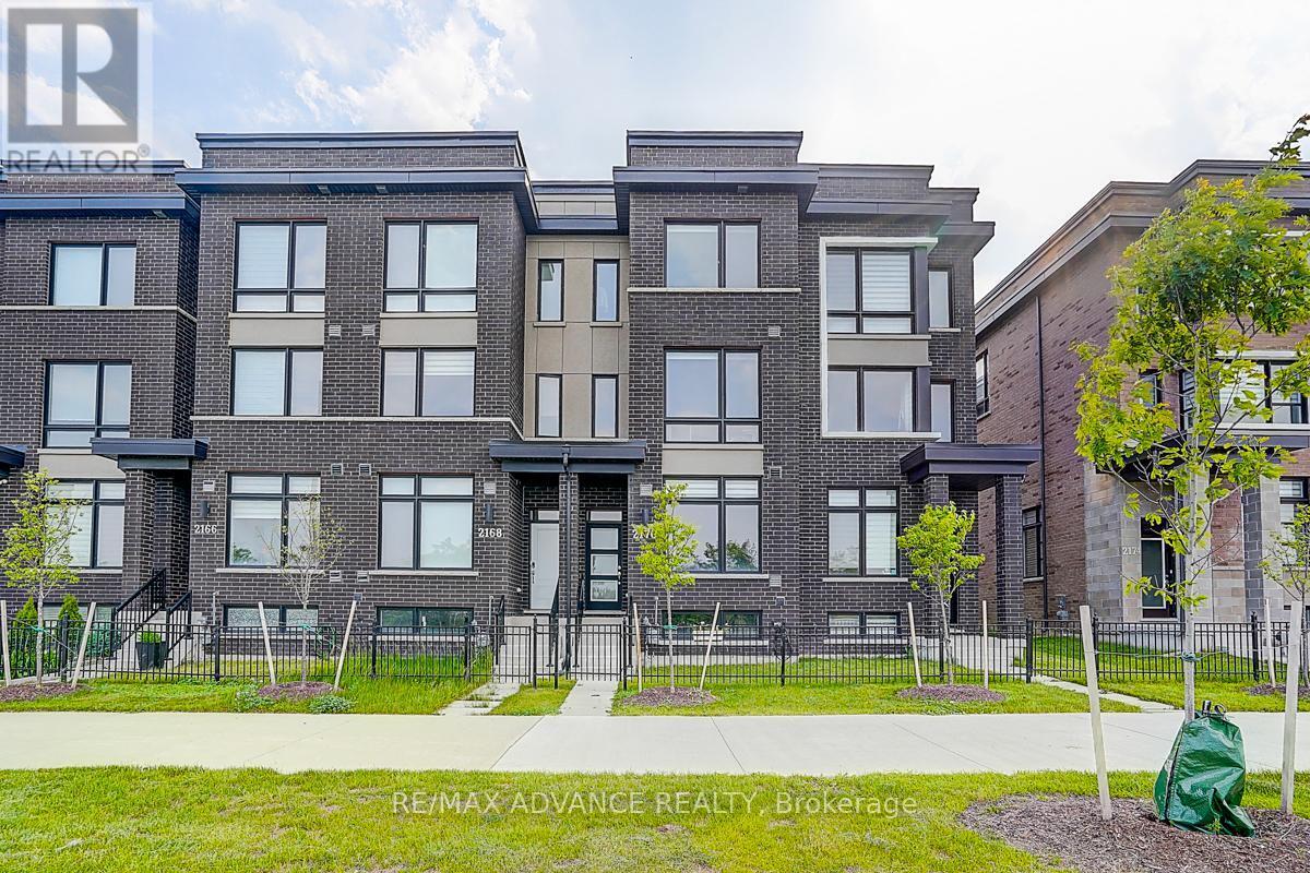 Photo principale - 2170 Donald Cousens Pkwy