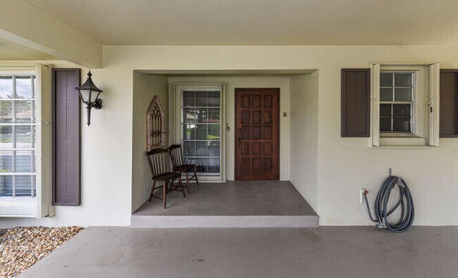 Foto del edificio - 493 Forestview Dr
