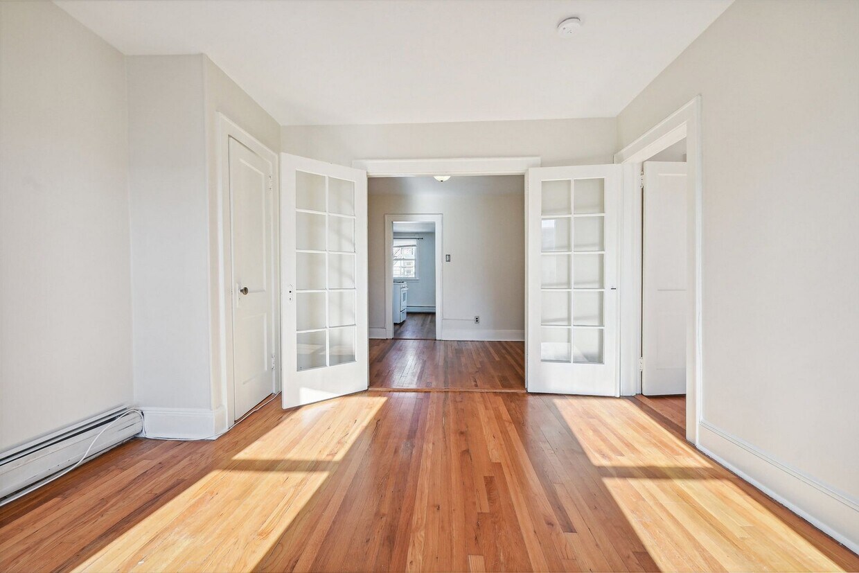 Primary Photo - 438 2nd St