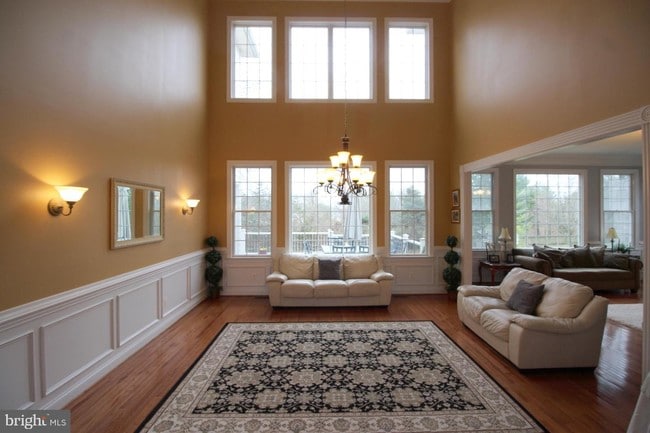 Building Photo - 42495 Longacre Dr