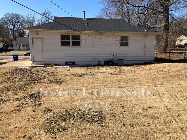 Foto del edificio - 9840 Medford Dr