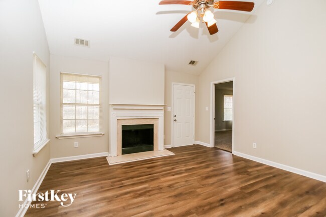 Foto del edificio - 115 Kendall Ln