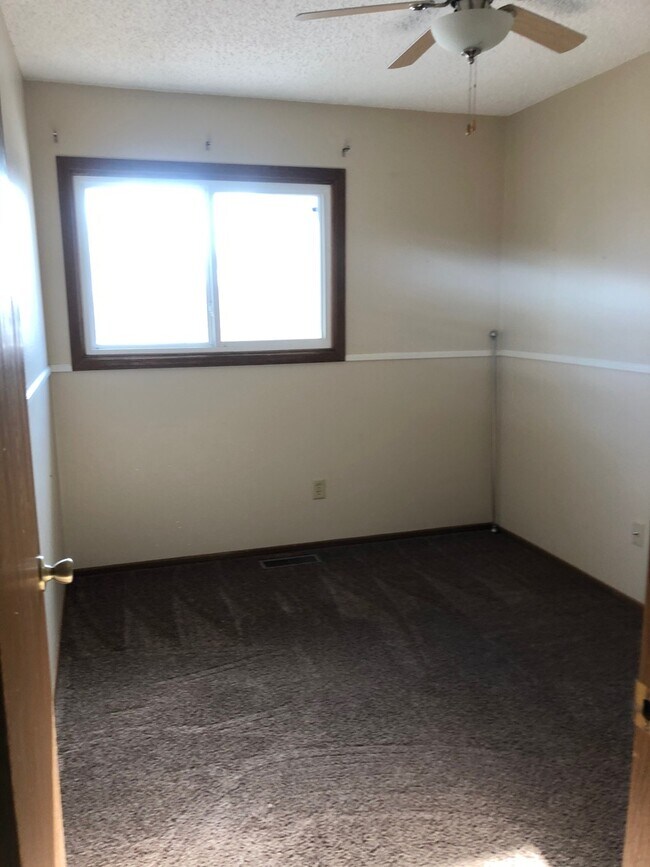 Foto del edificio - 3 bedroom 1.5 bath Twin Home
