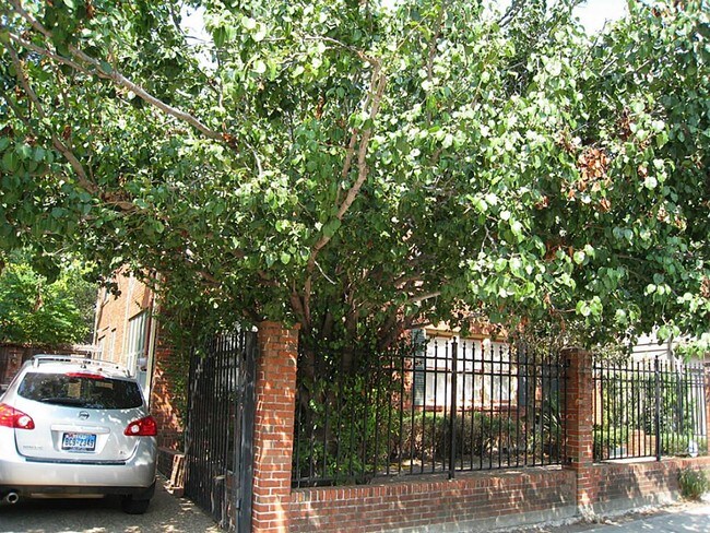 Building Photo - 2306 Hazard St