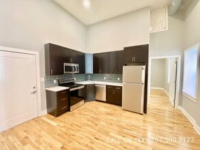 Building Photo - 1523 W Girard Ave