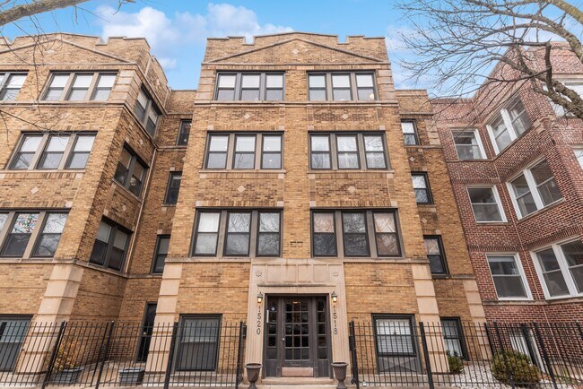 Building Photo - 1520 W Addison St