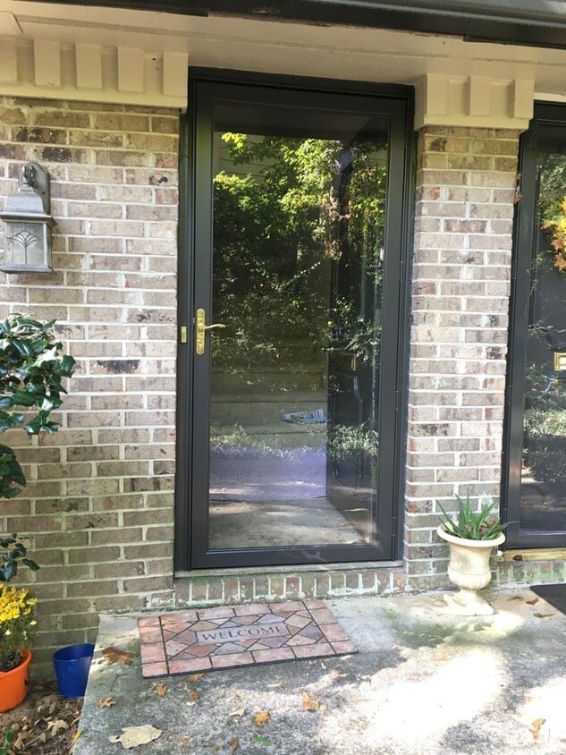 Front Entrance - 14 Arpege Way NW