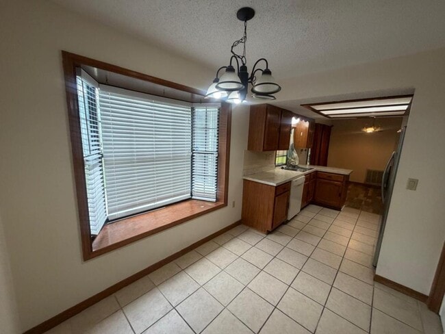 Building Photo - 7411 Dundee Way