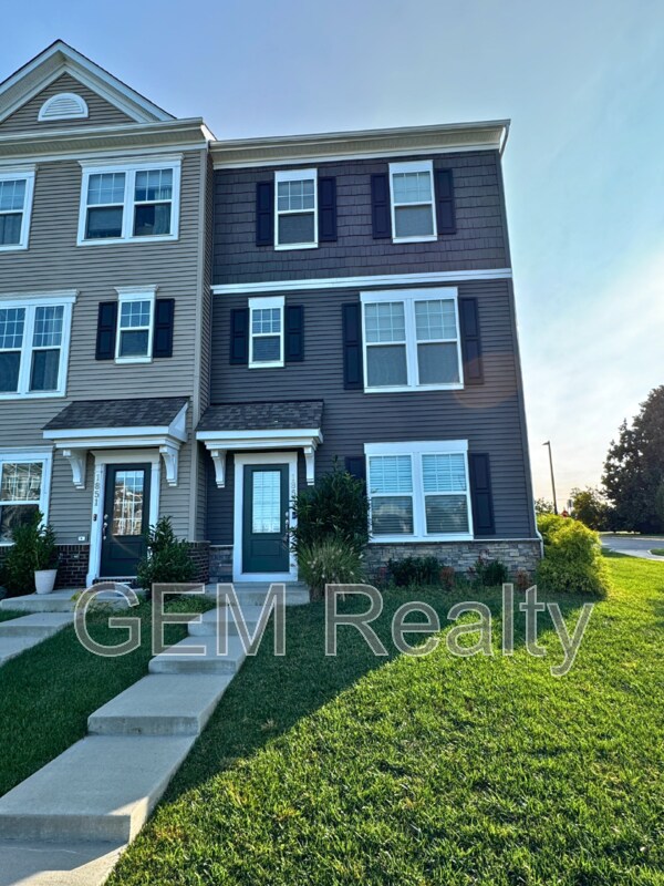 Primary Photo - 1853 Sag Harbor Ln