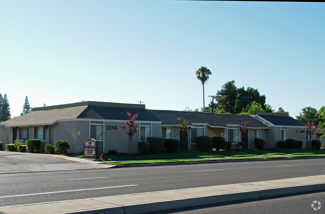 Foto del edificio - Oak Knoll Apartments