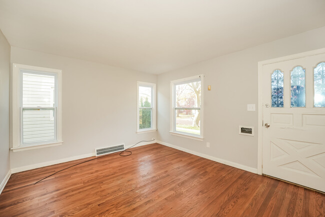 Foto del edificio - Charming 3-Bedroom Home in Cleveland, OH