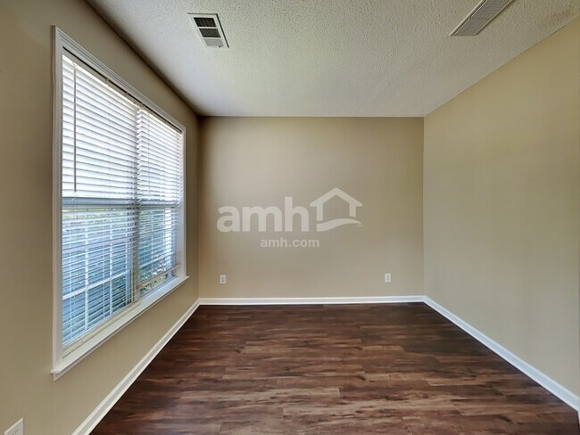 Building Photo - 507 Keeneland Avenue