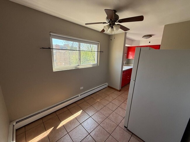 Foto del edificio - 1657 W Farwell Ave