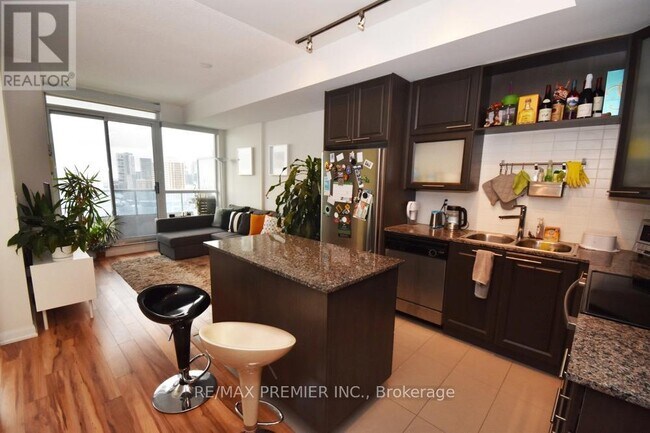 Photo du bâtiment - 500 Sherbourne St