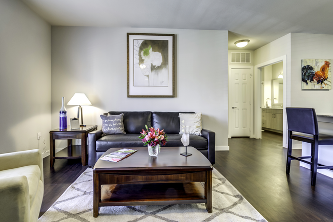 The Oak 1 BR LR.jpg - Woodcreek