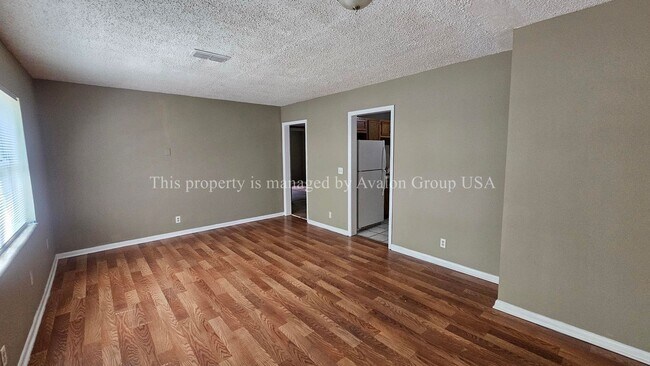 Foto del edificio - 2112 Allandale Cir W