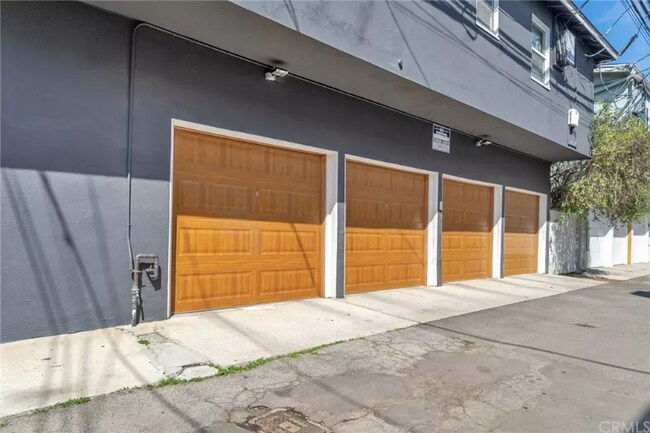 Foto del edificio - 1334 E 1st St