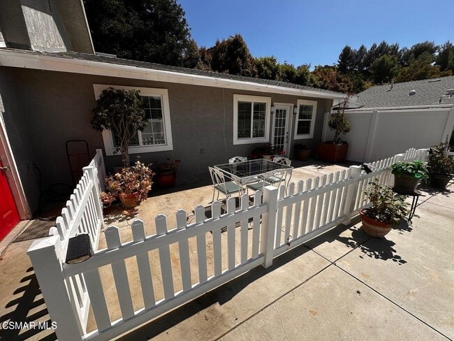 Building Photo - 718 Greenbriar Ave