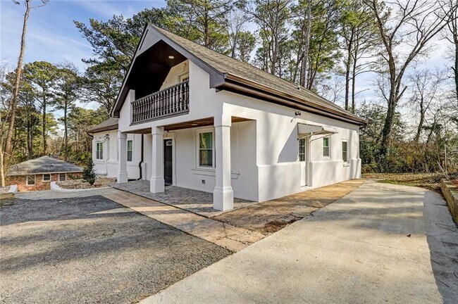 Foto del edificio - 1887 Shalimar Dr NE