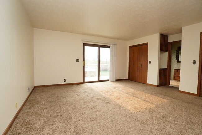 Building Photo - 310 N Michigan St