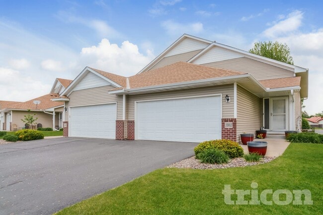 Building Photo - 10883 Tyler Ct NE