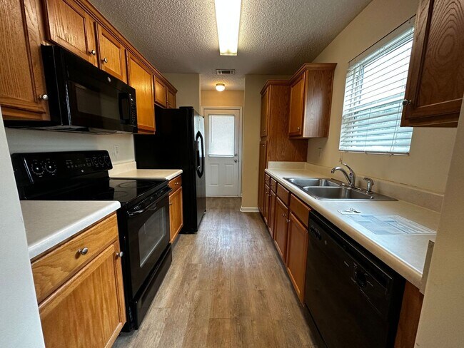 Building Photo - AVAILABLE AUGUST 2026!