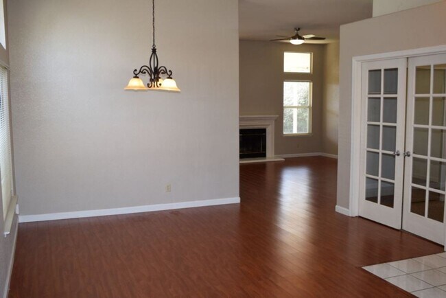 Building Photo - 482 Diamond Oaks Rd