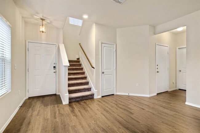 Foto del edificio - 7300 Dungarees Wy