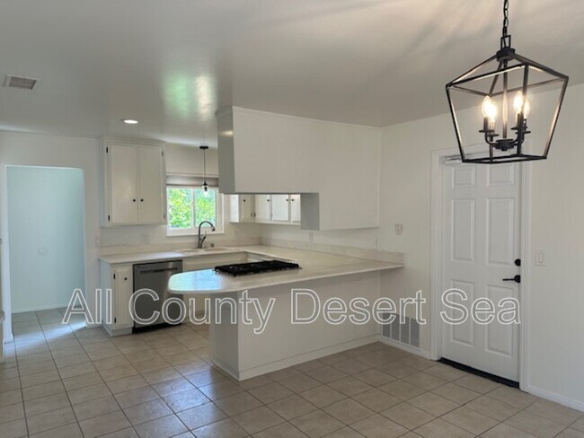 Building Photo - 16602 Cooper Ln