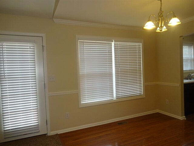 Foto del edificio - 6301 Fairoaks Pl