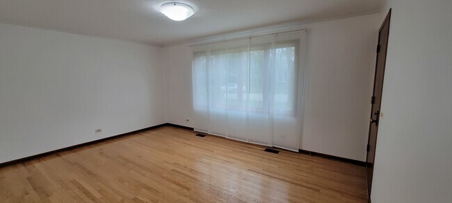 Building Photo - 729 S McKinley Ave