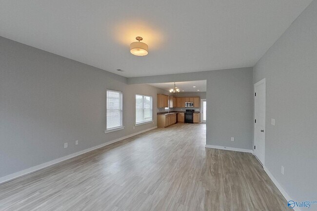 Building Photo - 520 White Oak Cir